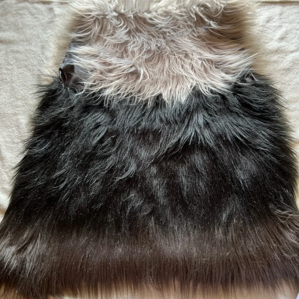 Womens boutique dressy vest. Perfect add-on to outfit. - Picture 3 of 5